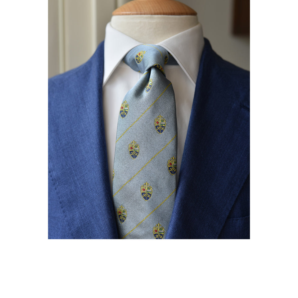 Amidé Hadelin | Amidé Hadelin crested silk tie, Handmade in Italy - light blue_styled