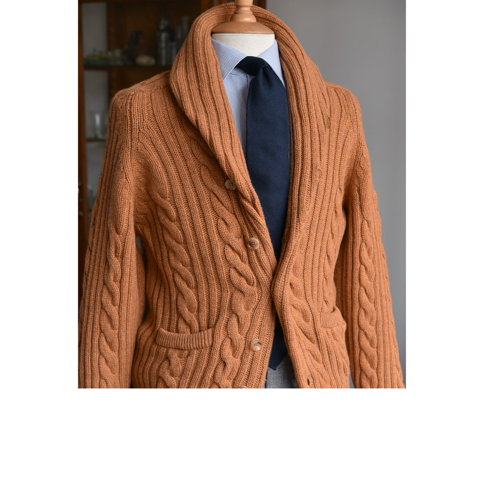 Amidé Hadelin | Lambswool cable knit shawl collar cardigan - tan_styled