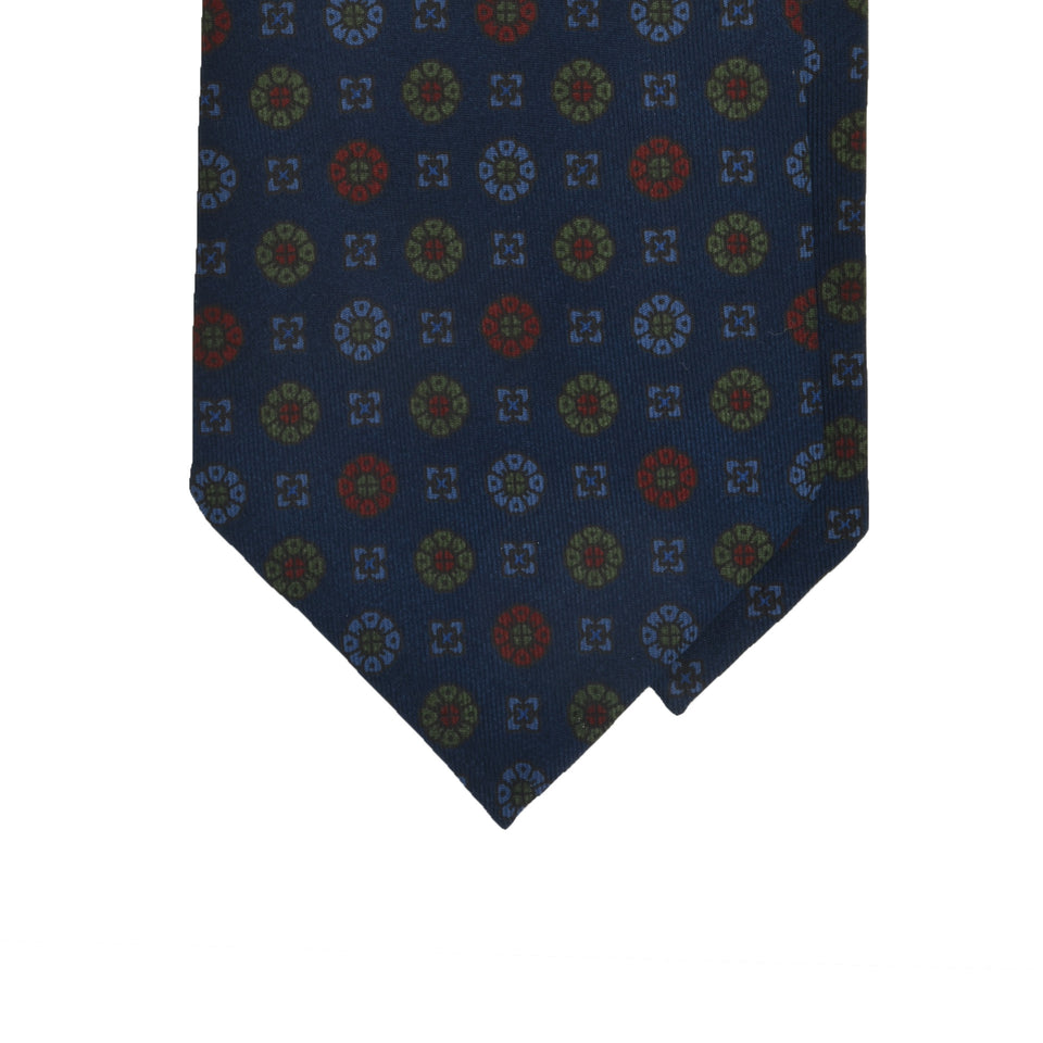 Amidé Hadelin | Handprinted ancient madder floral tie, Handmade in Italy - dark navy_tip